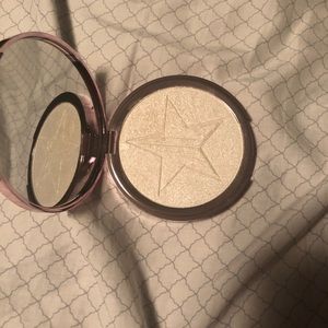 Jeffree Star Highlighter